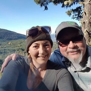 Meet your Posher, Lois